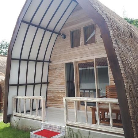 Coco Bale Hotel Gili Meno Exterior photo