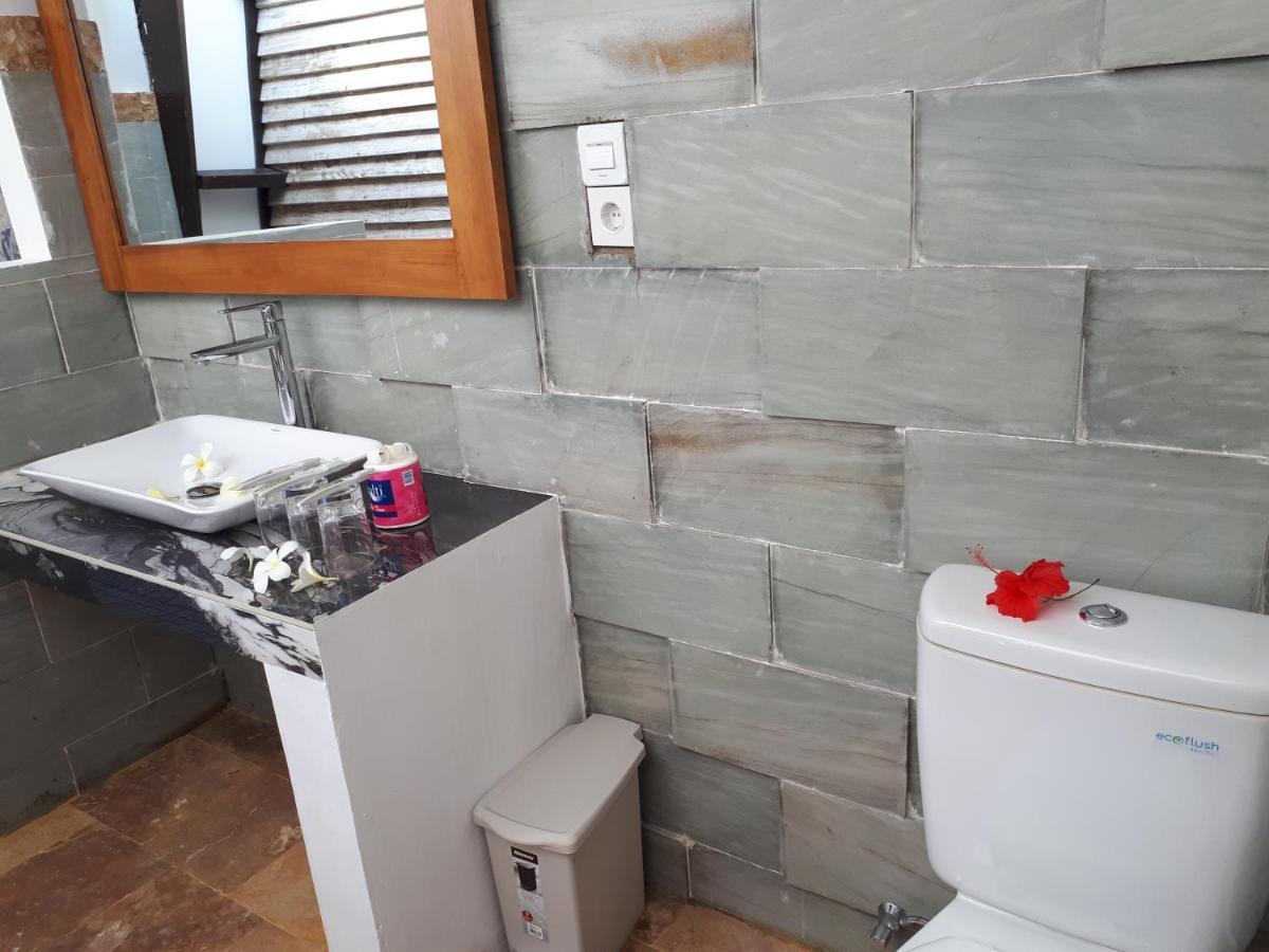 Coco Bale Hotel Gili Meno Exterior photo