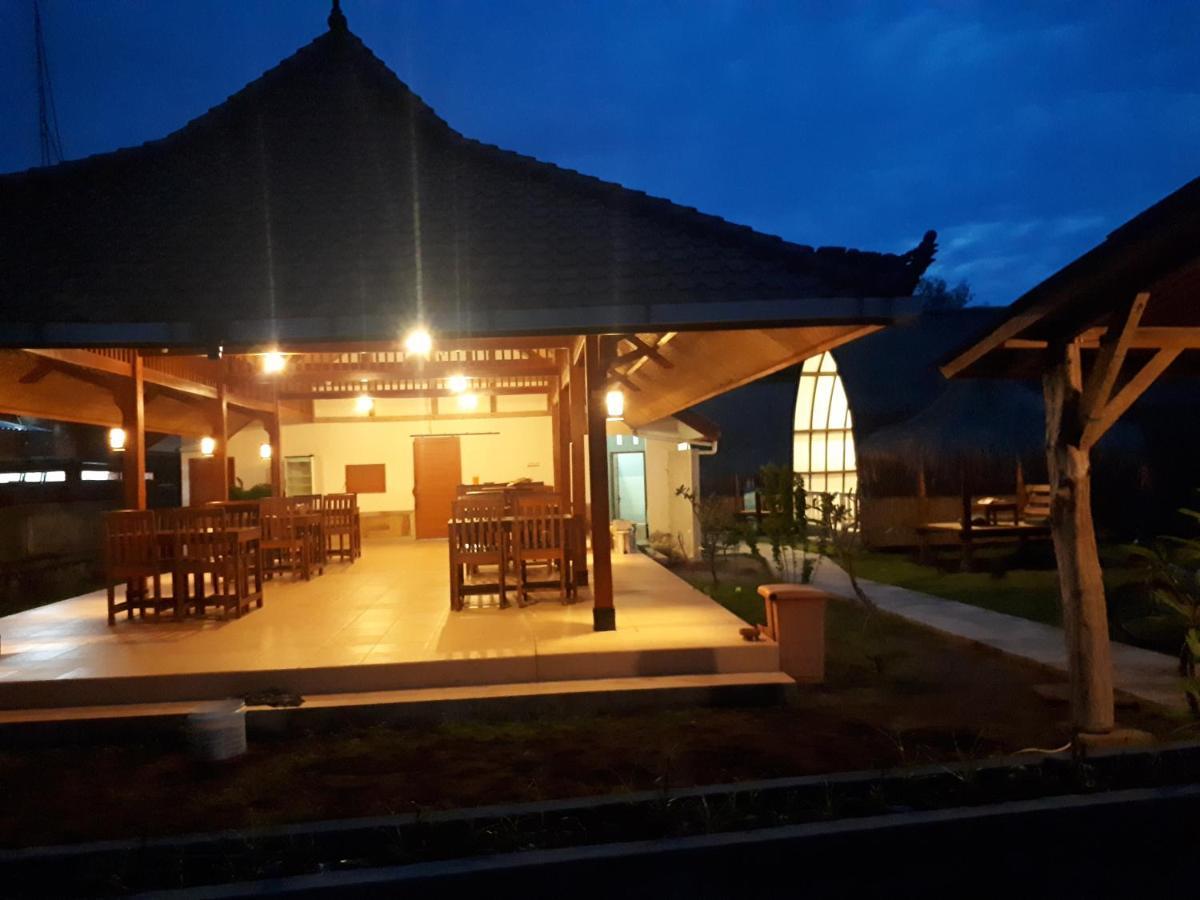 Coco Bale Hotel Gili Meno Exterior photo