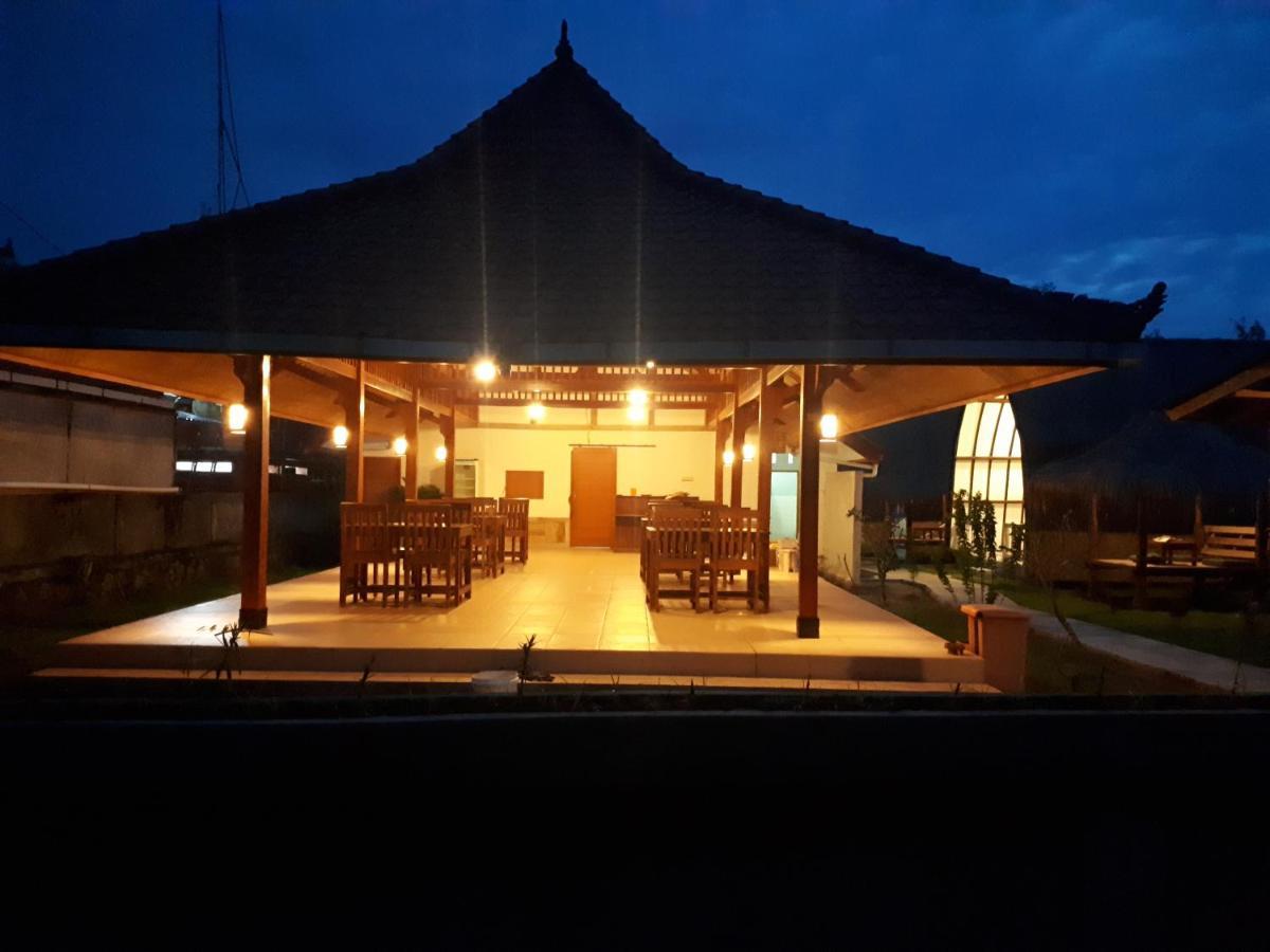 Coco Bale Hotel Gili Meno Exterior photo