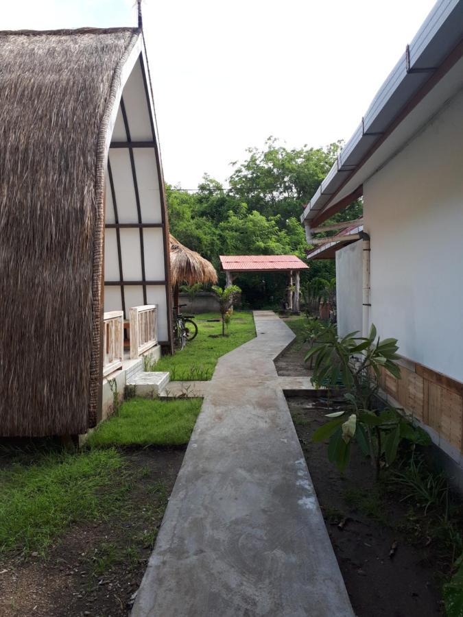 Coco Bale Hotel Gili Meno Exterior photo