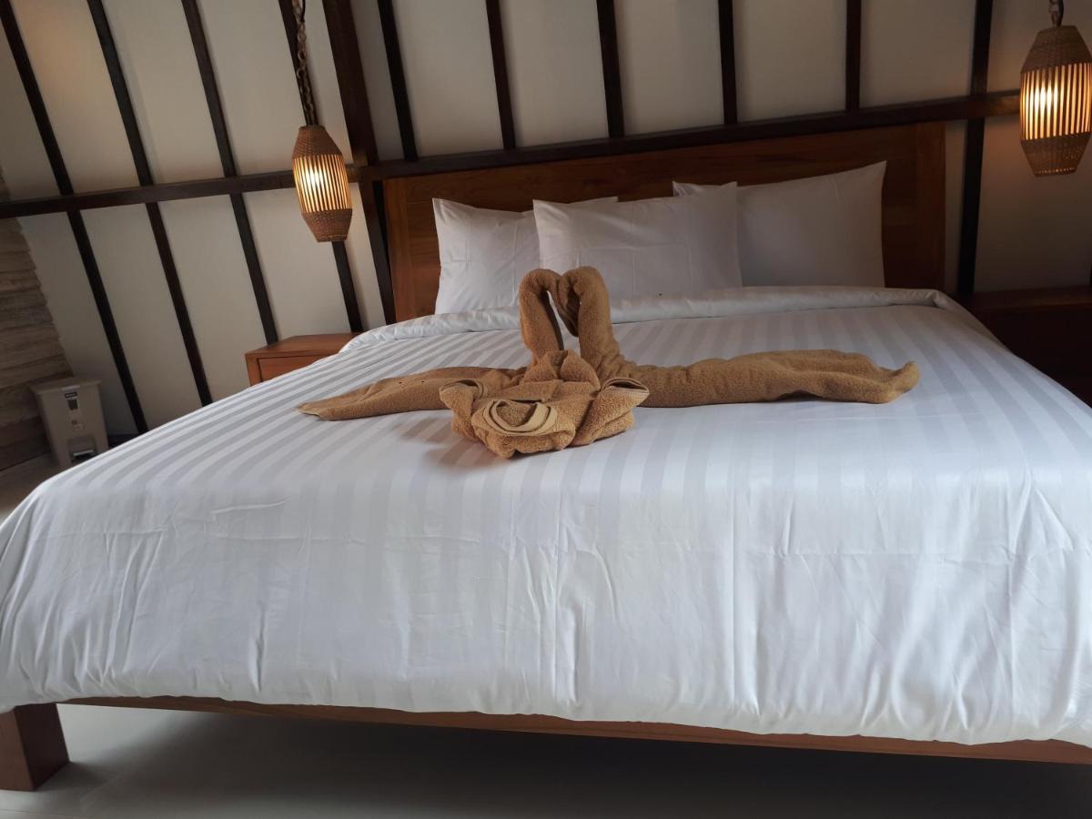 Coco Bale Hotel Gili Meno Exterior photo