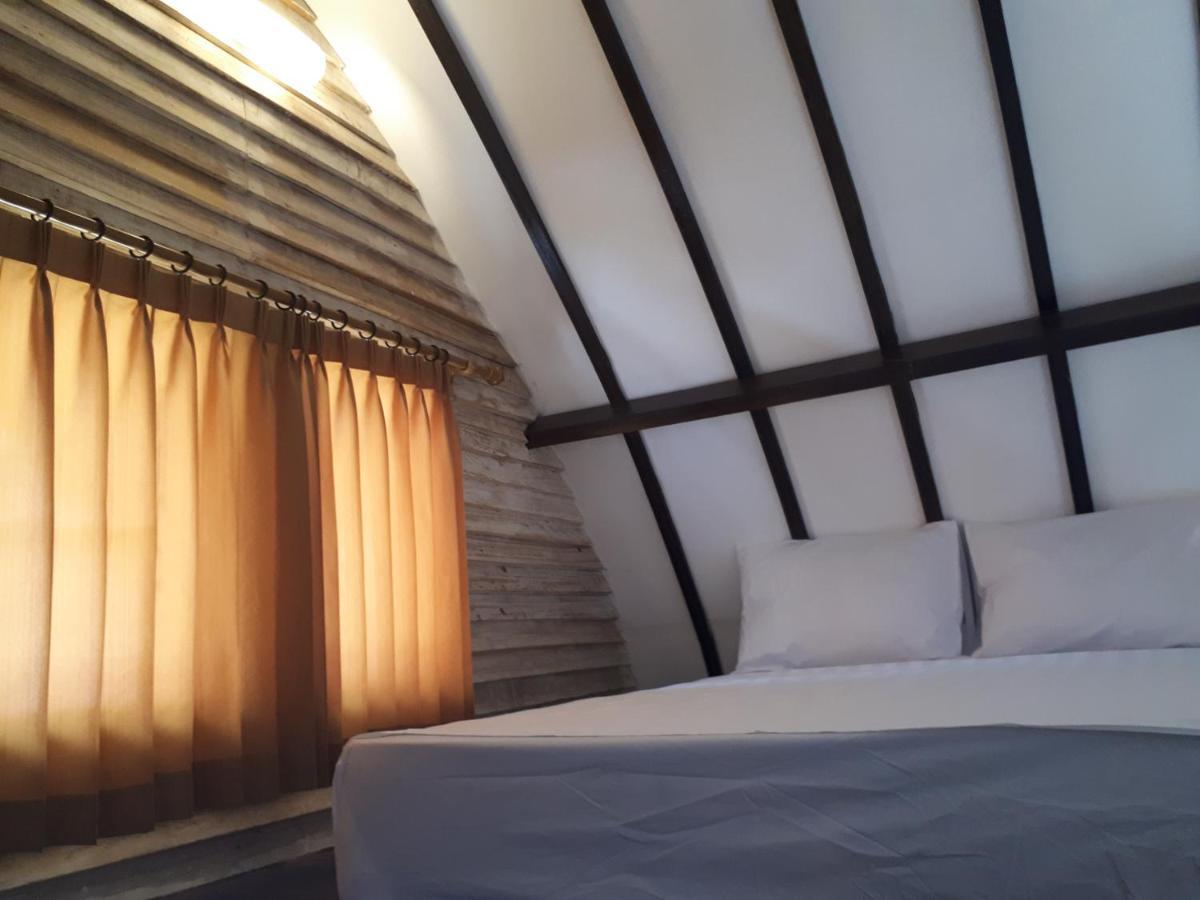 Coco Bale Hotel Gili Meno Exterior photo