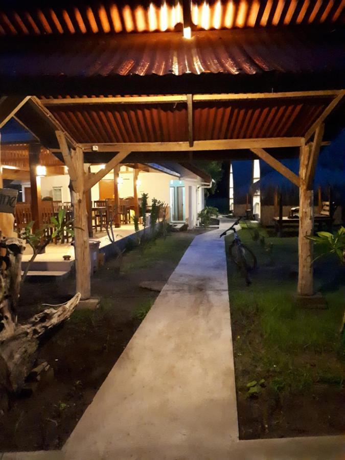 Coco Bale Hotel Gili Meno Exterior photo