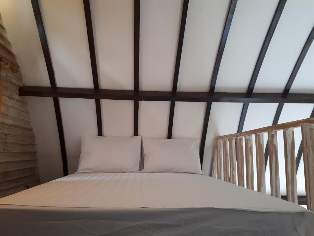 Coco Bale Hotel Gili Meno Exterior photo