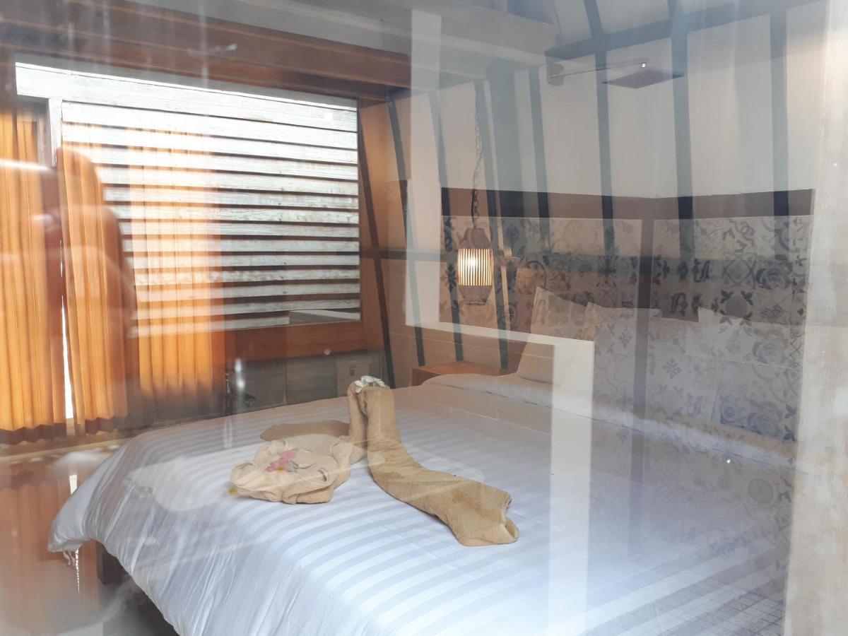 Coco Bale Hotel Gili Meno Exterior photo
