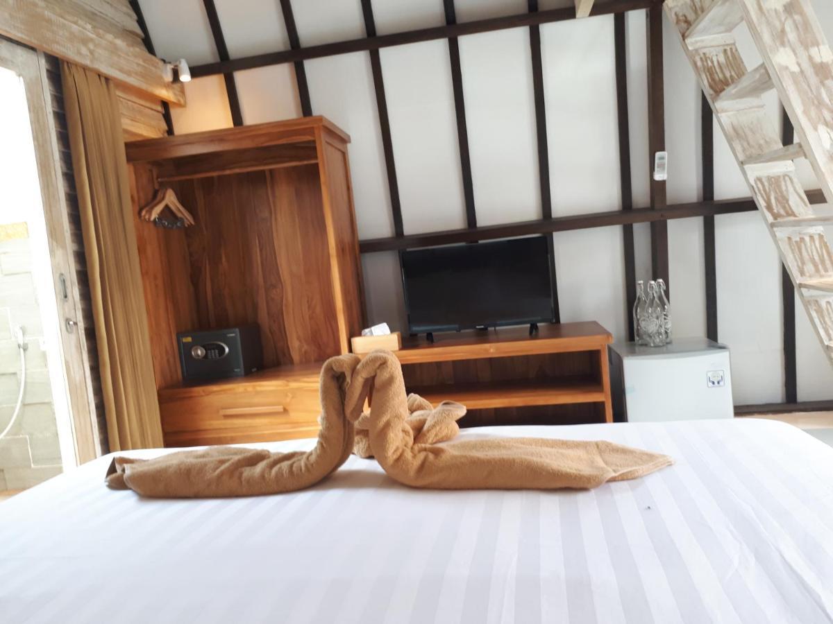 Coco Bale Hotel Gili Meno Exterior photo