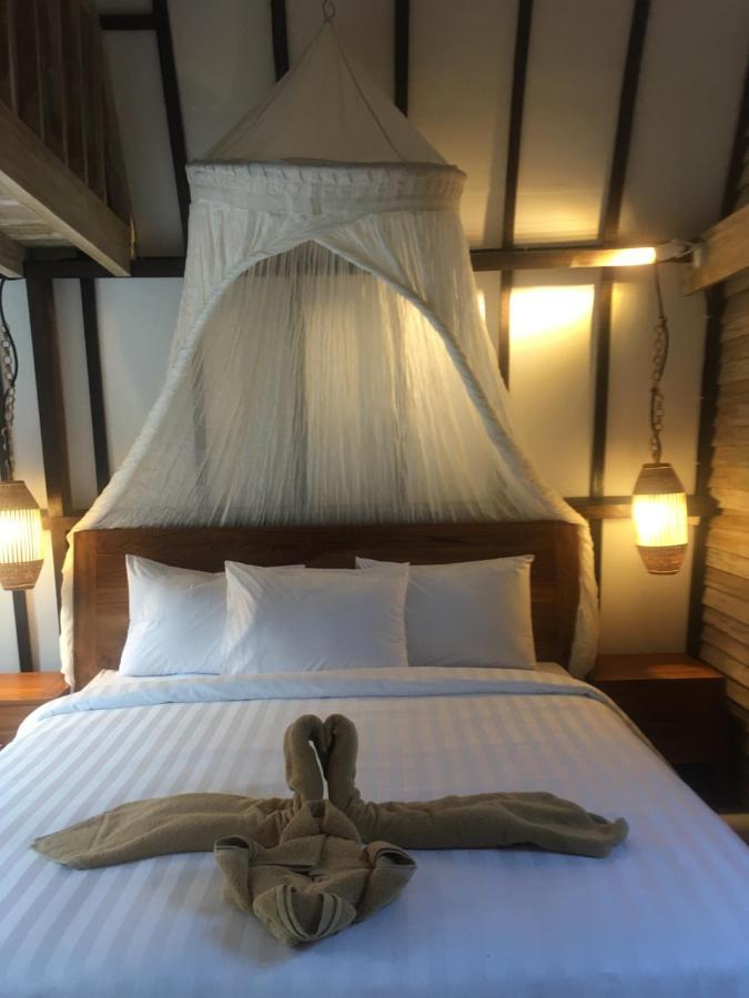 Coco Bale Hotel Gili Meno Exterior photo