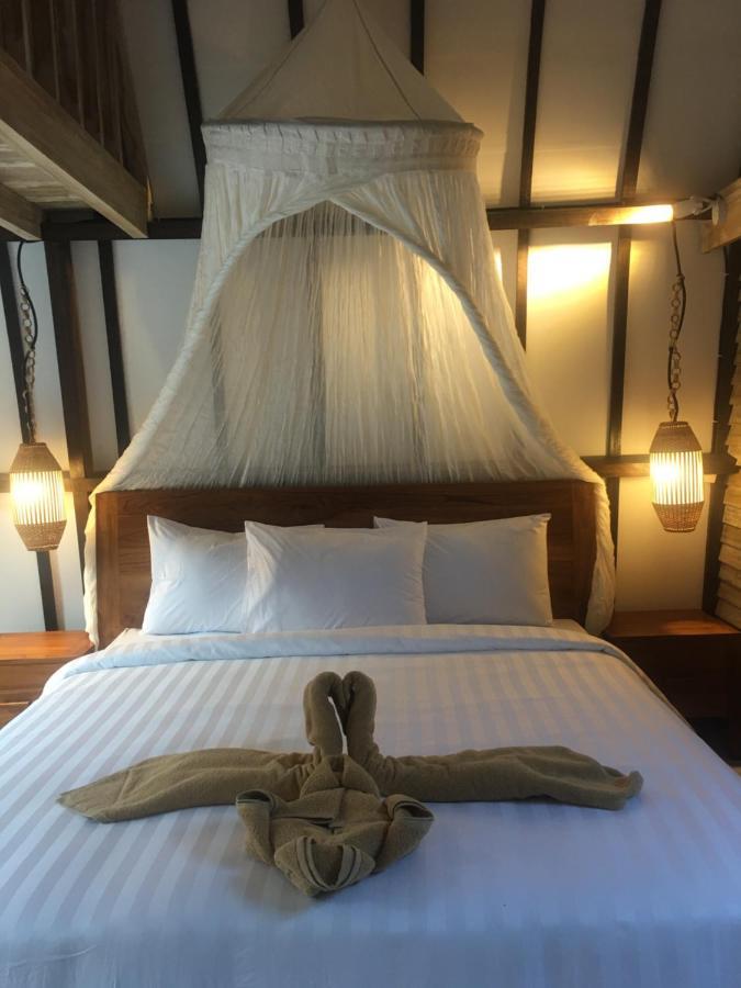 Coco Bale Hotel Gili Meno Exterior photo